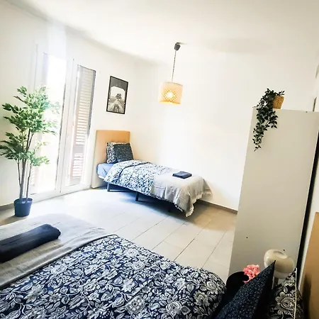 Private In Heart Of אכסניה *