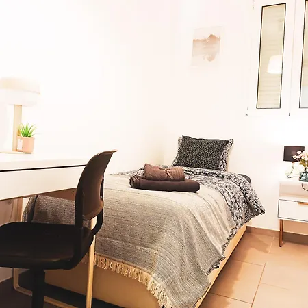 Private In Heart Of Hostal Barcelona